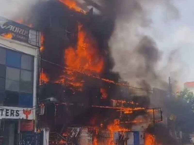 Lucknow Fire News: ਬਹੁ-ਮੰਜ਼ਿਲਾ ਇਮਾਰਤ ‘ਚ ਭਿਆਨਕ ਅੱਗ, 15 ਲੋਕਾਂ ਦੀ ਮੌਤ