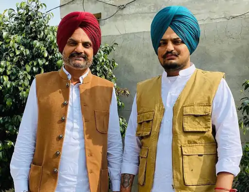 ਸਿੱਧੂ ਮੂਸੇਵਾਲਾ ਦੇ ਪਿਤਾ ਦਾ ਜ਼ਮੀਨ ਨੂੰ ਲੈ ਕੇ ਪਿਆ ਰੌਲਾ 1 ਸਿੱਧੂ ਮੂਸੇਵਾਲਾ ਦੇ ਪਿਤਾ ਸਰਦਾਰ ਬਲਕੌਰ ਸਿੰਘ