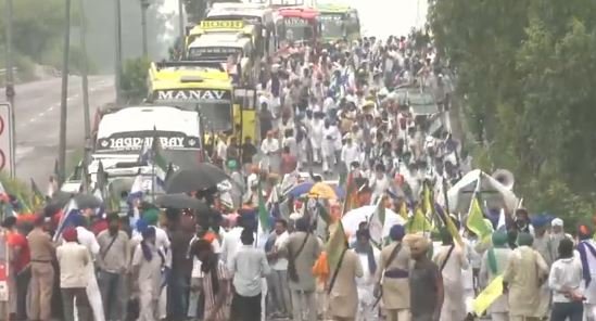 Farmers Protest: ਸ਼ੰਭੂ ਸਰਹੱਦ ‘ਤੇ ਇਕੱਠੇ ਹੋਏ ਹਜ਼ਾਰਾਂ ਕਿਸਾਨ, ਪੰਜਾਬ-ਹਰਿਆਣਾ ਸਰਹੱਦ ‘ਤੇ ਵਧਾਈ ਸੁਰੱਖਿਆ