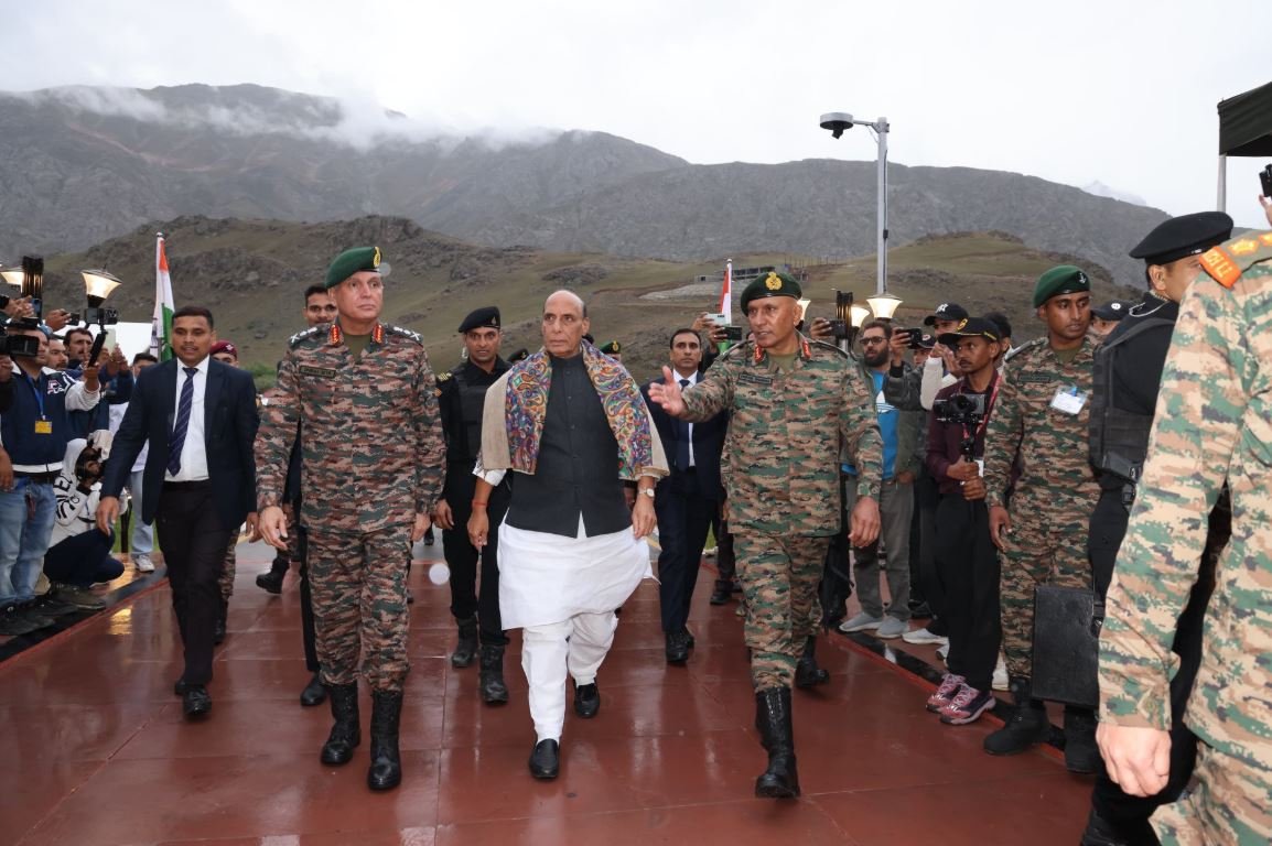 Rajnath Singh on Kargil: 'ਘੁਸਪੈਠੀਆਂ ਦੇ ਇਰਾਦੇ ਅੱਜ ਵੀ ਨਹੀਂ ਬਦਲੇ', ਰੱਖਿਆ ਮੰਤਰੀ ਨੇ ਕਿਹਾ ਕਿ ਭਾਰਤੀ ਫੌਜ ਹਰ ਚੁਣੌਤੀ ਲਈ ਪੂਰੀ ਤਰ੍ਹਾਂ ਤਿਆਰ 1 Rajnath Singh