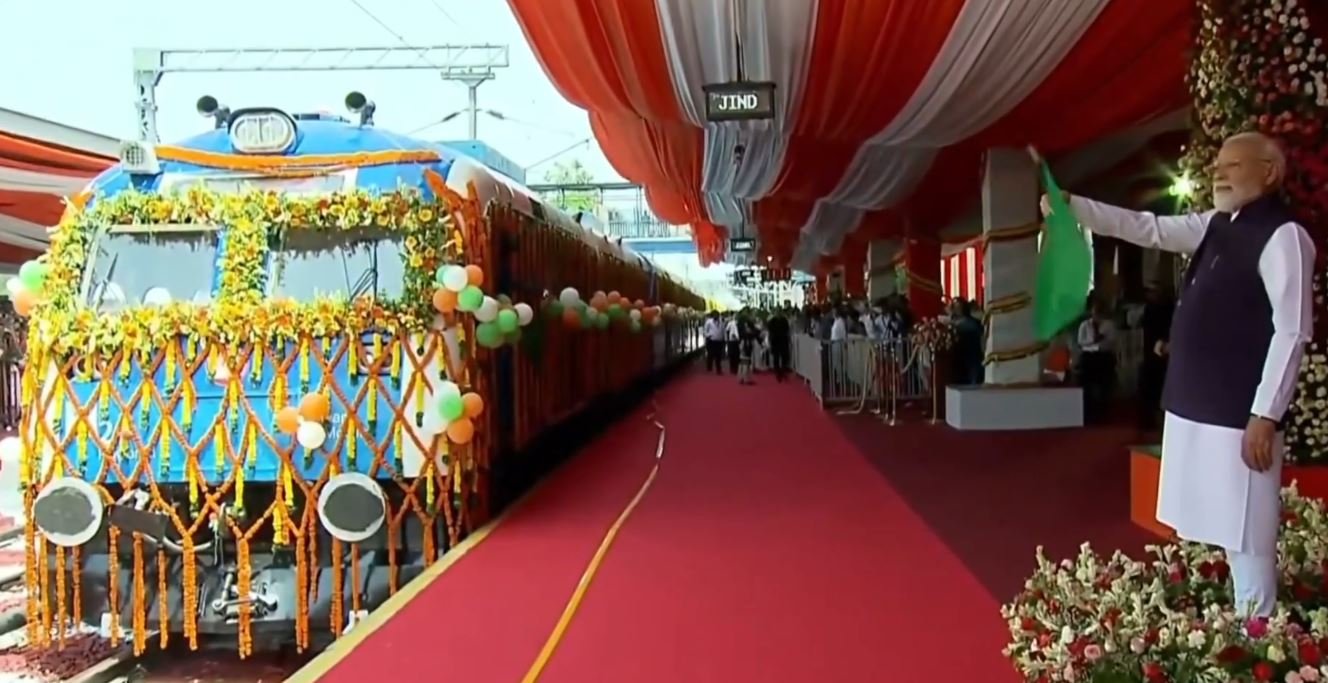 ਪ੍ਰਧਾਨ ਮੰਤਰੀ ਮੋਦੀ ਨੇ ਜੀਂਦ-ਸੋਨੀਪਤ ਰੂਟ 'ਤੇ ਦੇਸ਼ ਦੀ ਪਹਿਲੀ Hydrogen Train ਨੂੰ ਹਰੀ ਝੰਡੀ ਦਿਖਾਈ; ਭਾਰਤ ਨੇ ਰਚਿਆ ਇਤਿਹਾਸ 1 Hydrogen Train